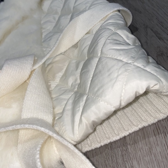 XOXO White Fur Vest Women’s - Picture 4 of 12